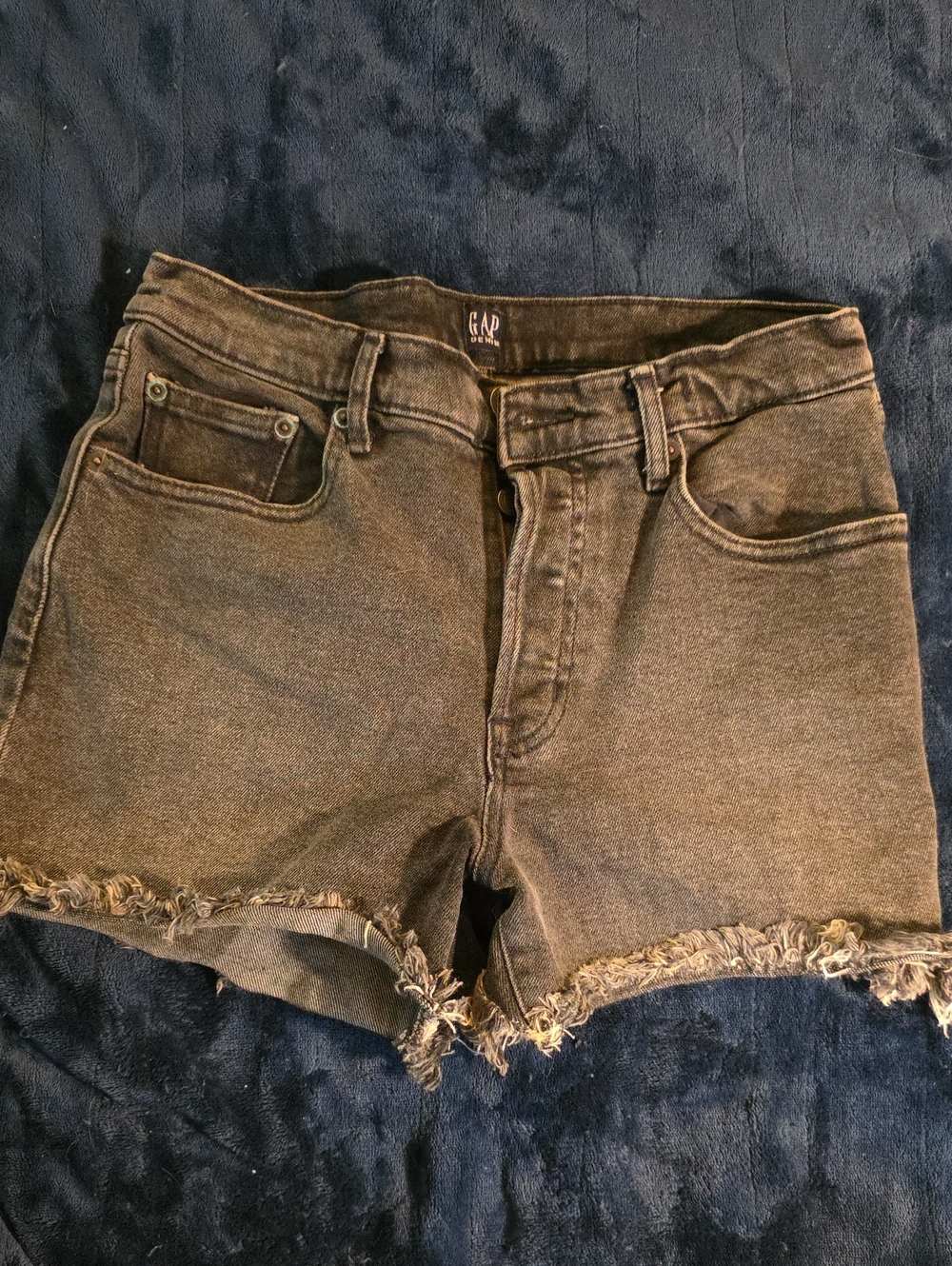 GAP Women's Washed Black Frayed-Hem Denim Shorts